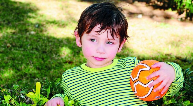 Přinášíme pár tipů pro děti, jak si ukrátit odpolední chvilky s míčem.