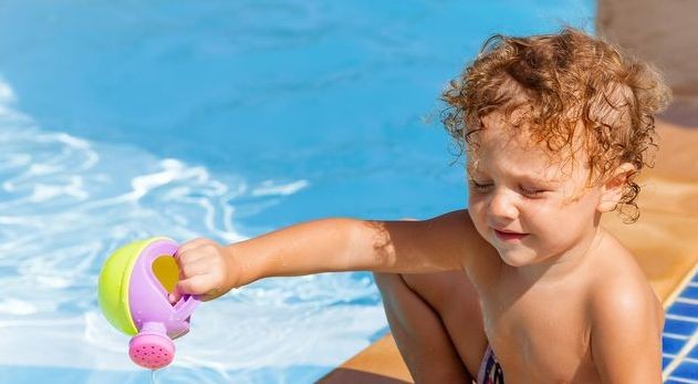 Hračky do vody jsou pomůckou při podpoře motorického rozvoje dětí