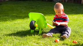 Zahrady a zahrádky jsou pro děti ideálním místem pro hru